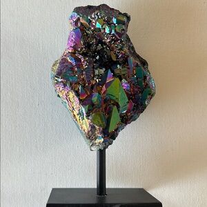💎 Rainbow Aura Quartz Crystal on Stand